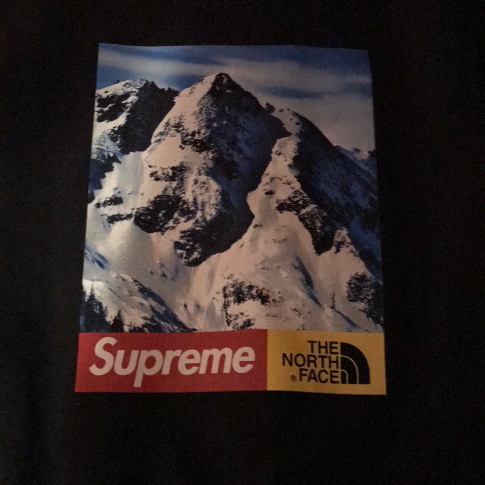 Northface X Supreme Size M Crewneck